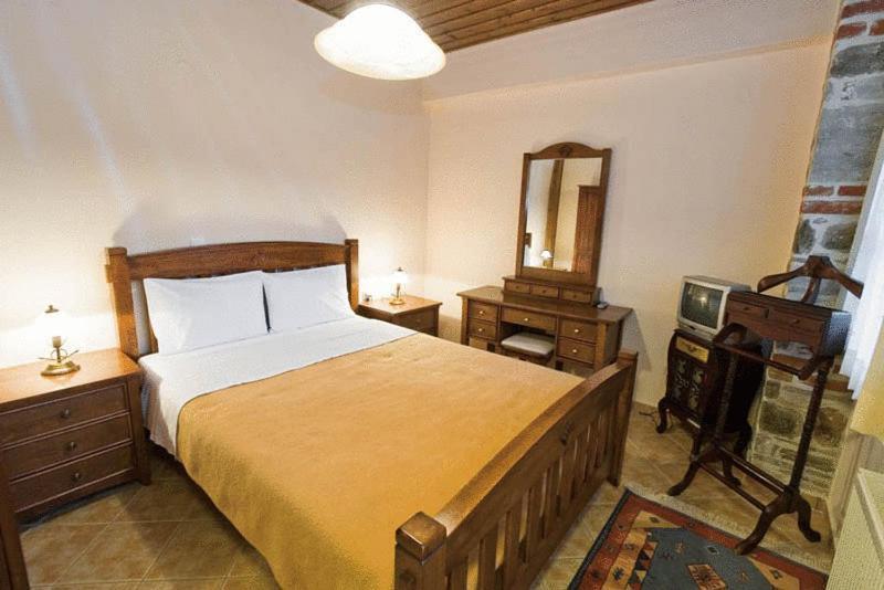 Villa Kastanodasos Emporio  Bilik gambar